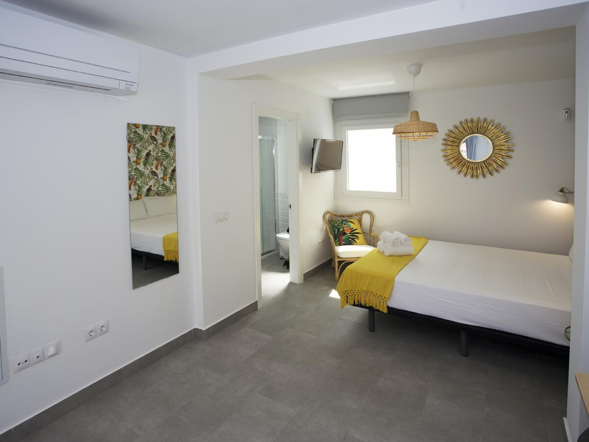 Appartement rénové avec balcon au cœur de Torremolinos - Photo 17