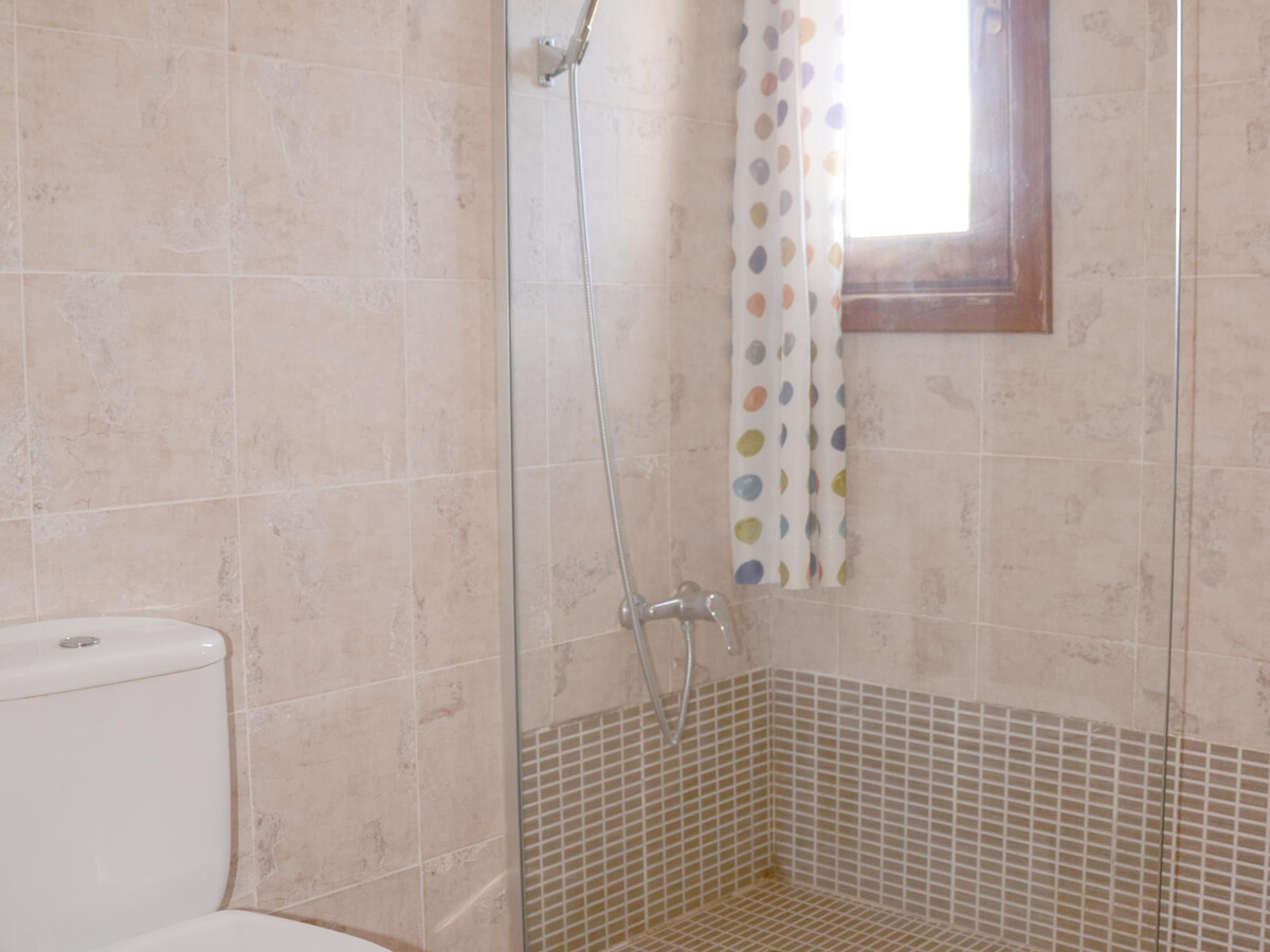 Duplex Charco del Palo, 150m de la mer et piscine - Photo 15