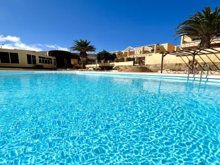 Location appartement à Costa Calma, Escapade tranquille à Costa Calma avec terrasse et piscine