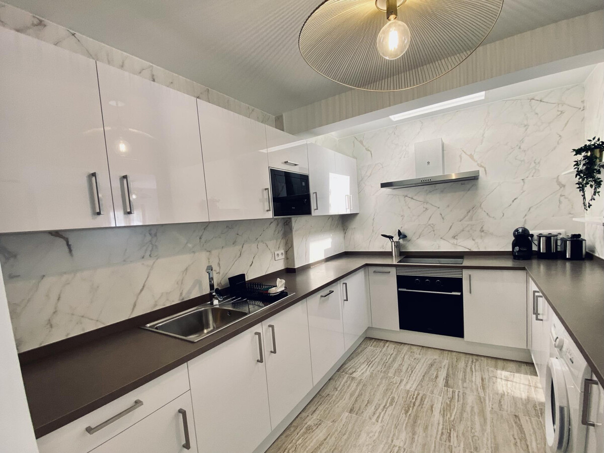 Bungalow rénové 2 chambres avec terrasse et piscine - Photo 25