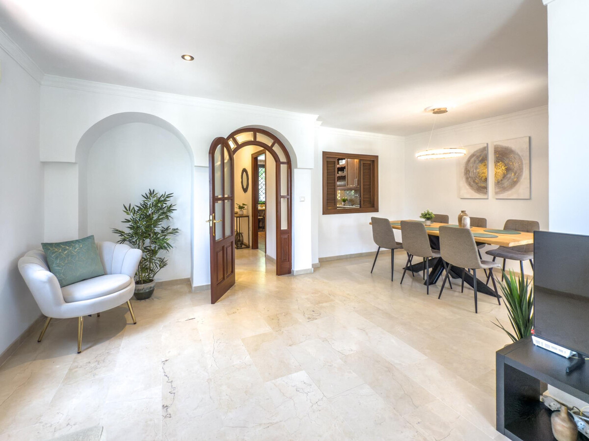 Maison 3 chambres Estepona, jardin et accès piscine - Photo 7