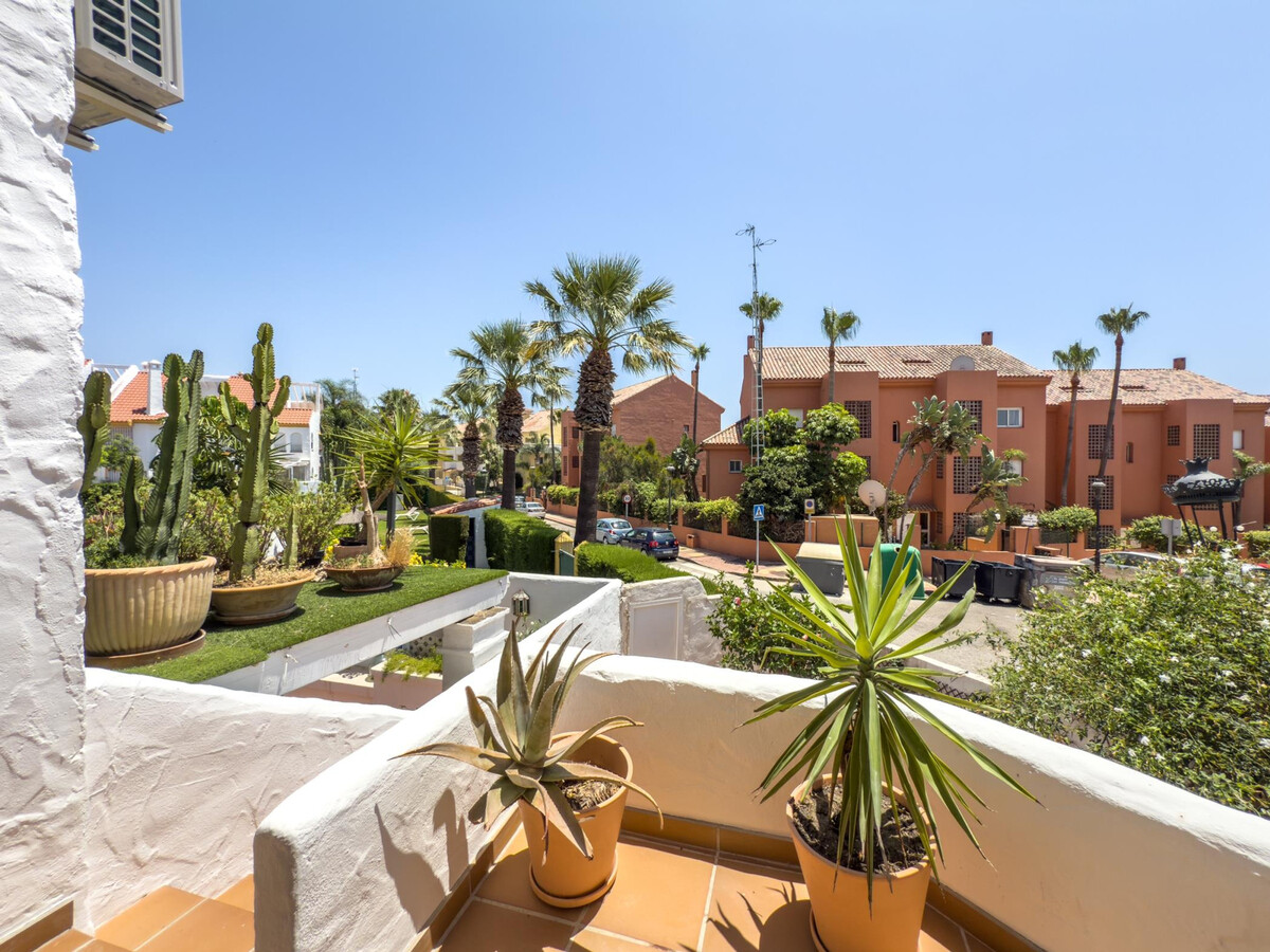 Maison 3 chambres Estepona, jardin et accès piscine - Photo 17