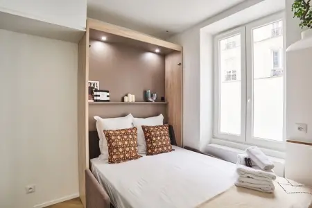 Location appartement à Paris, Superbe studio climatisé Tour Eiffel/Champ de Mars