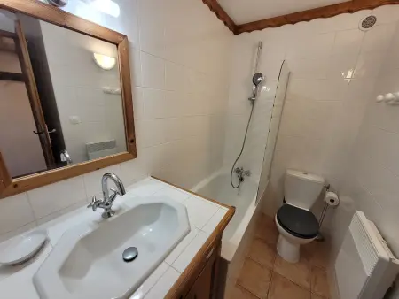 Studio cabine 26 m² ski aux pieds, vue pistes : photo 8