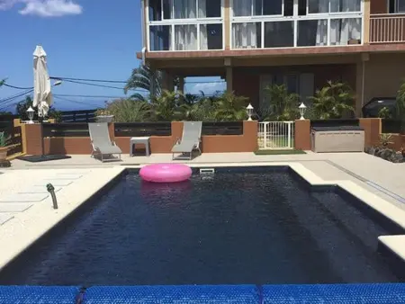 Location gite à Les Avirons, Grand appartement 2 chambres aux Avirons - Terrasse & Parking