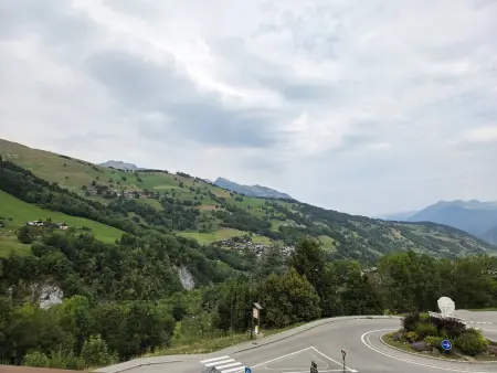 T2 neuf Valmorel, balcon vue Lauzière, parking : photo 9
