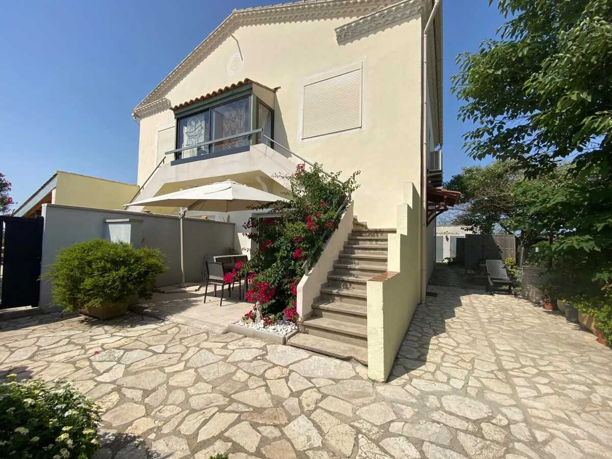 Appartement 6 personnes avec terrasse à Aigues-Mortes - Photo 1