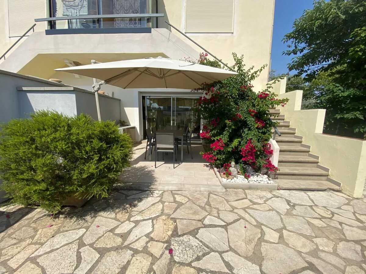 Appartement 6 personnes avec terrasse à Aigues-Mortes - Photo 3