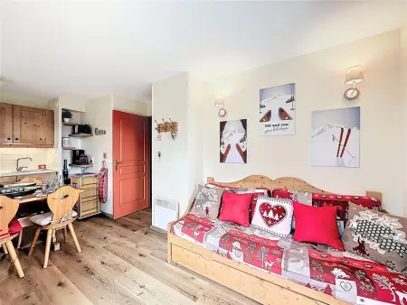 T3 38m² skis aux pieds au Corbier, balcon vue montagne : photo 2