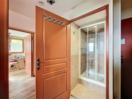 T3 38m² skis aux pieds au Corbier, balcon vue montagne : photo 12