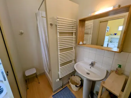 Appartement charmant au cœur de Vesoul avec parking privé - Photo 11