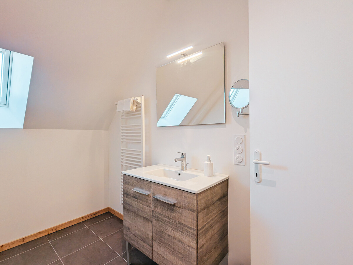 Gîte 15 pers., 7 chambres, piscine et terrain à Argy - Photo 8