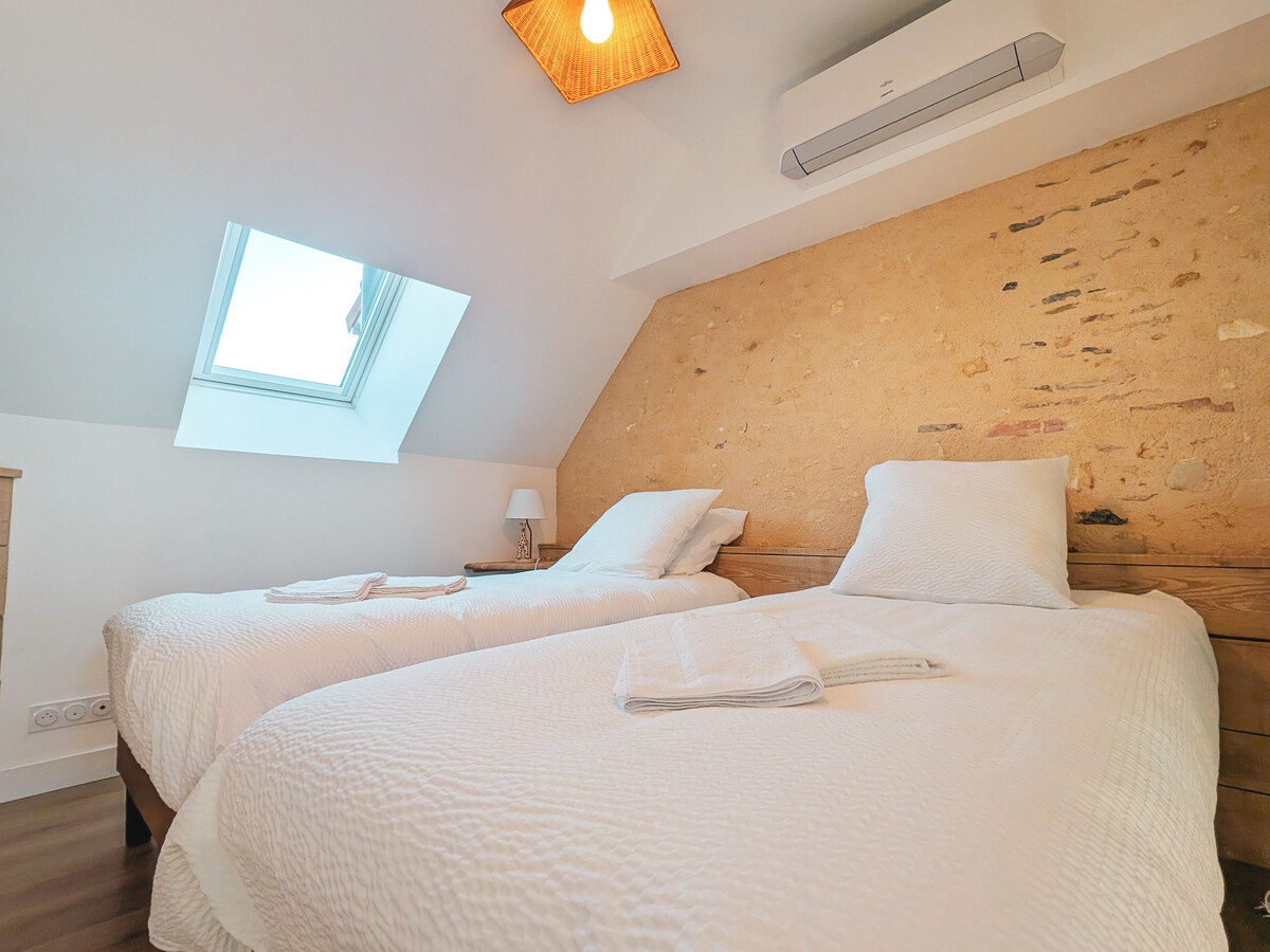 Gîte 15 pers., 7 chambres, piscine et terrain à Argy - Photo 23