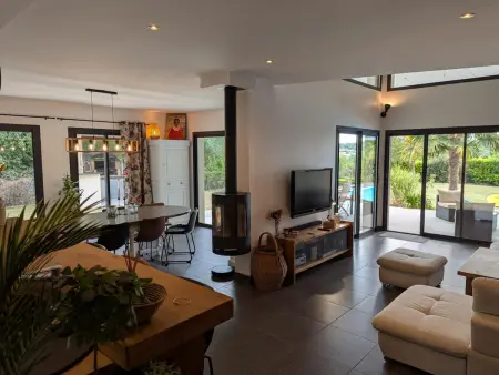 Gîte 10 pers. piscine chauffée, jardin 1600m², animaux OK : photo 2