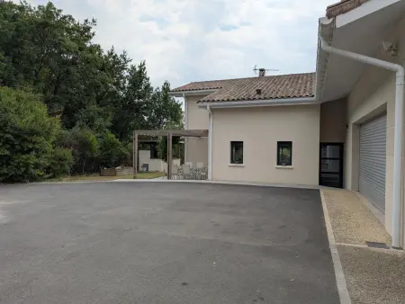 Gîte 10 pers. piscine chauffée, jardin 1600m², animaux OK : photo 6