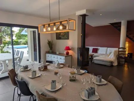Gîte 10 pers. piscine chauffée, jardin 1600m², animaux OK : photo 9