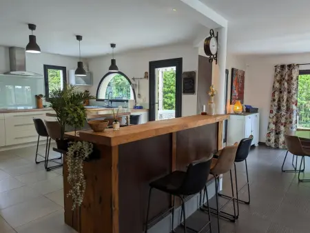 Gîte 10 pers. piscine chauffée, jardin 1600m², animaux OK : photo 14