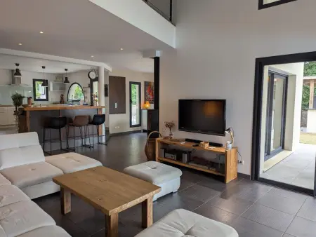Gîte 10 pers. piscine chauffée, jardin 1600m², animaux OK : photo 17