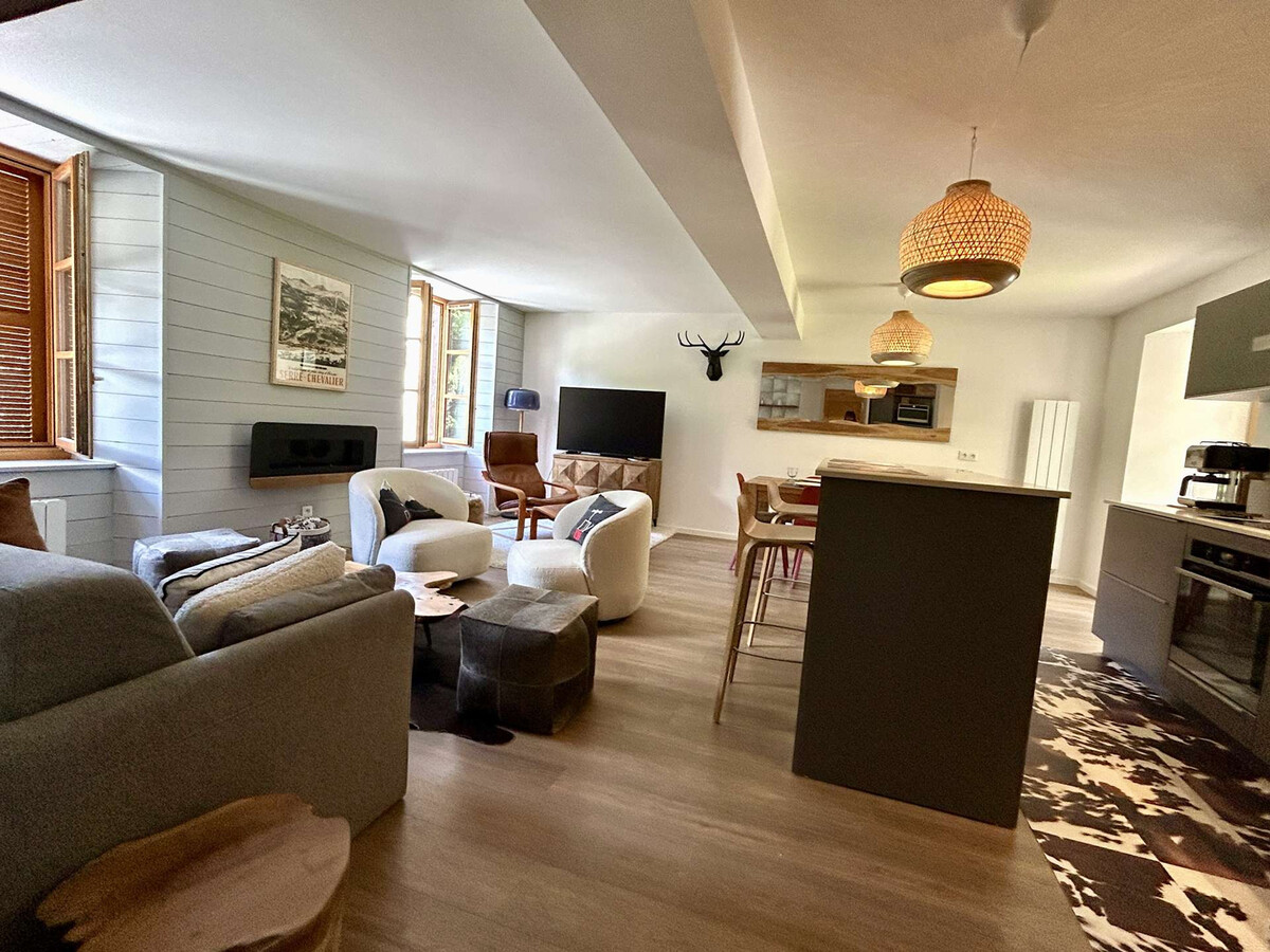 Appartement 4 pièces rénové, 400 m des pistes - Photo 1