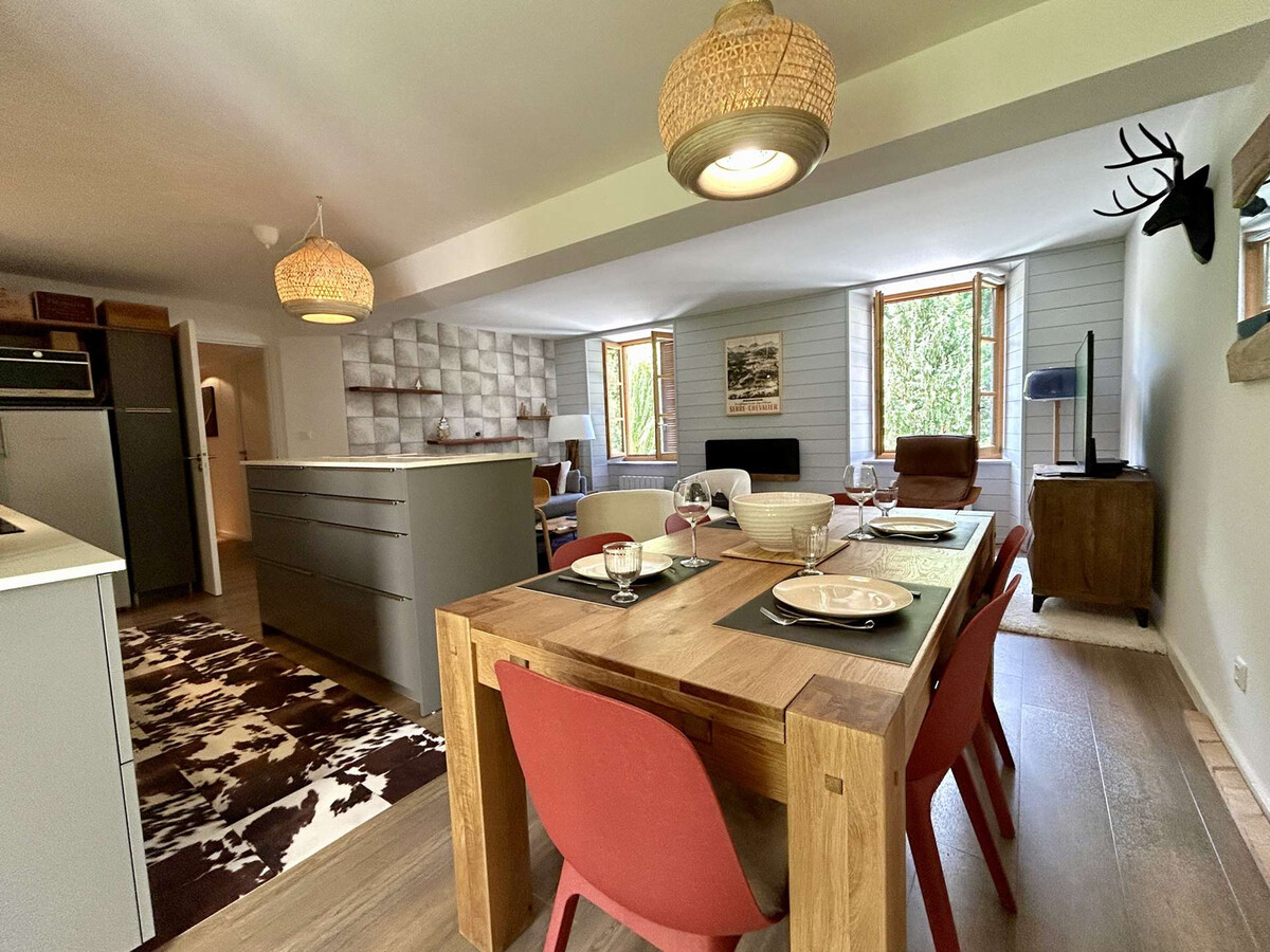 Appartement 4 pièces rénové, 400 m des pistes - Photo 2