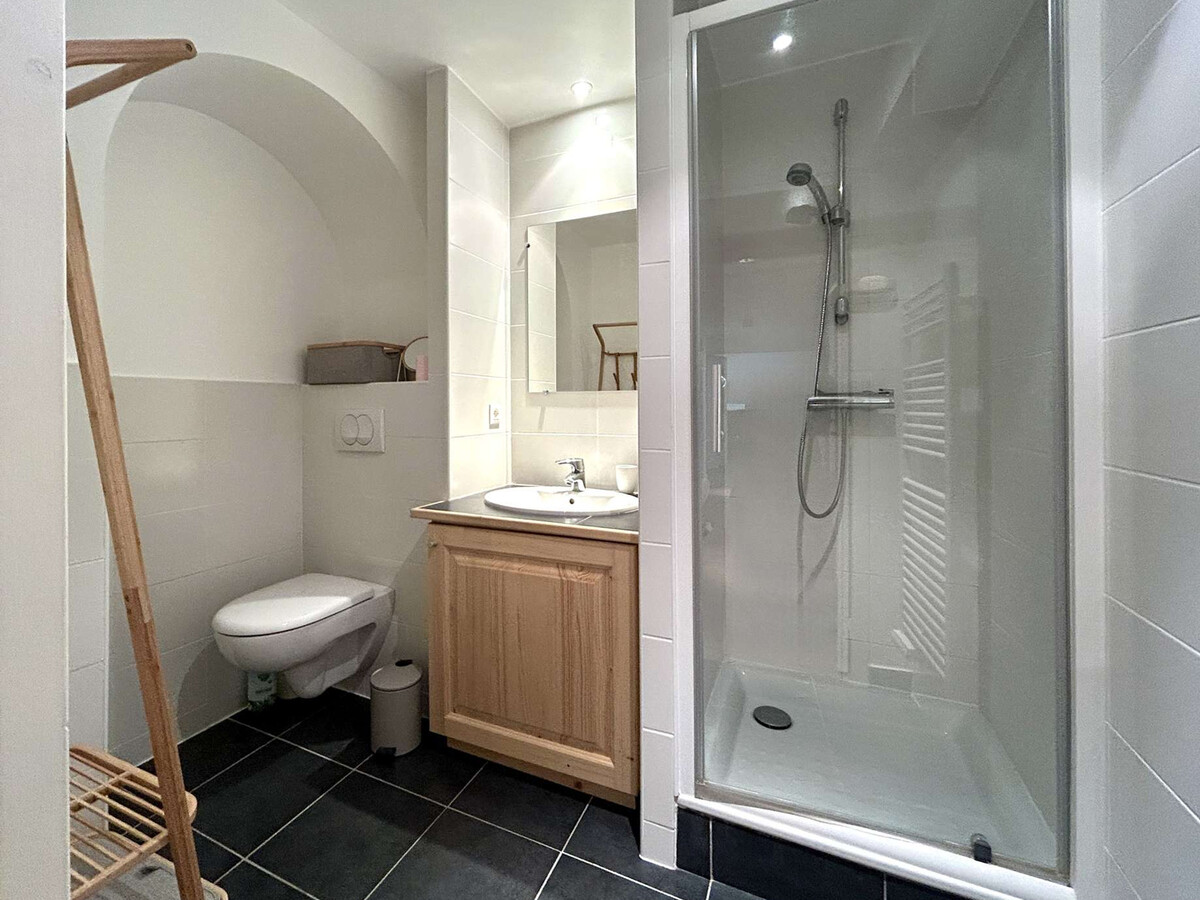 Appartement 4 pièces rénové, 400 m des pistes - Photo 12