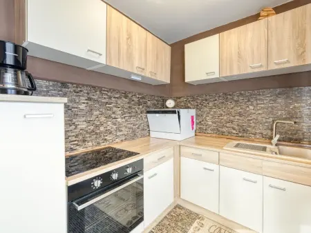 Maison Badi avec piscine privée à Malinska : photo 8