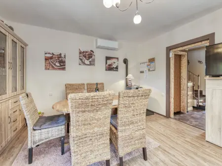 Maison Badi avec piscine privée à Malinska : photo 9
