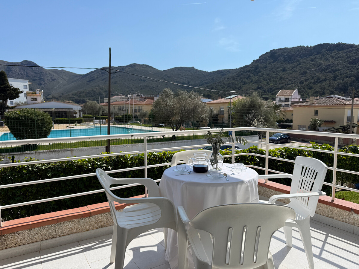 Appartement 4 personnes Roses avec piscine et jardin - Photo 4