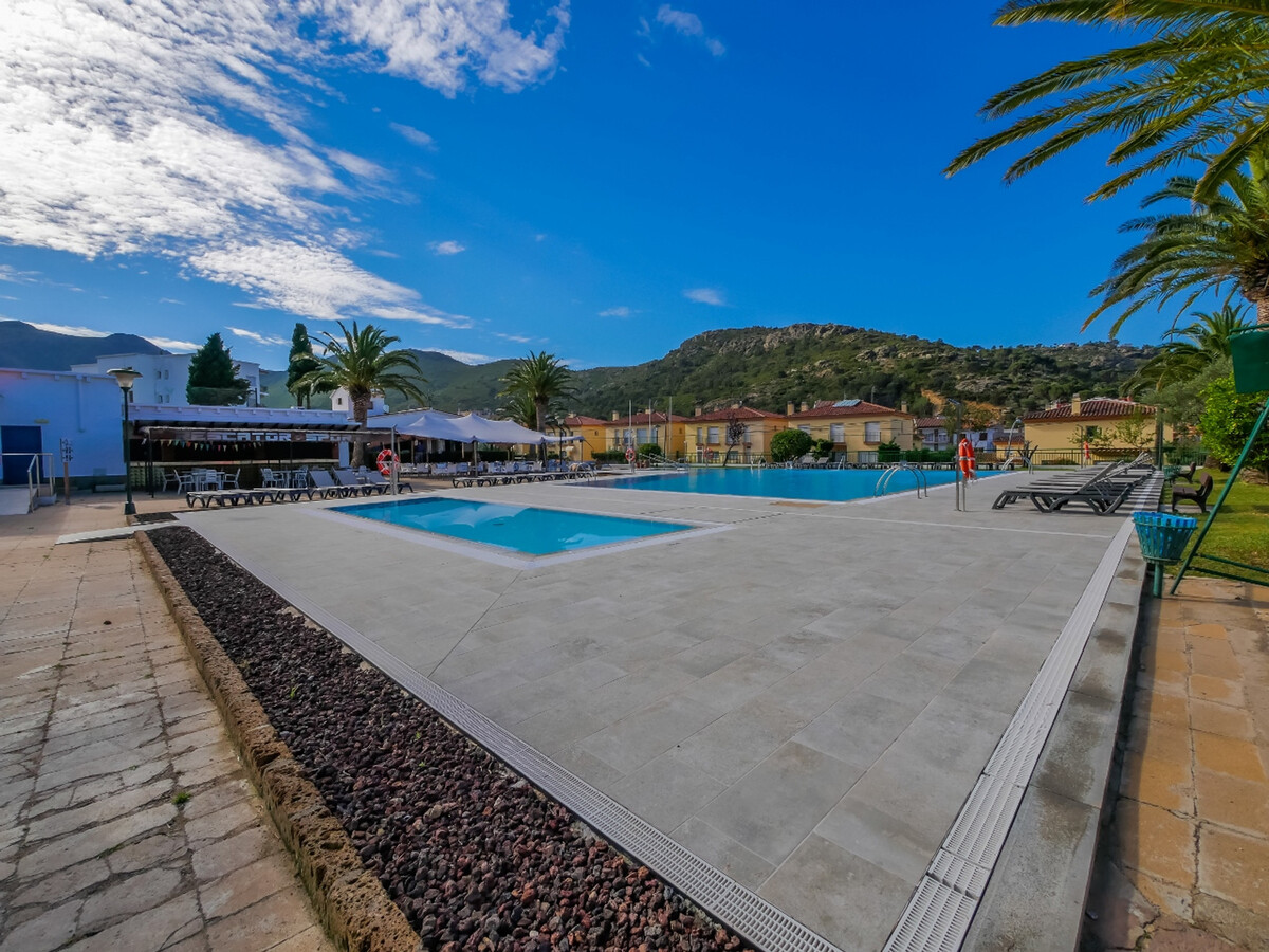 Appartement Mas Oliva à Roses : piscine & jardin - Photo 16
