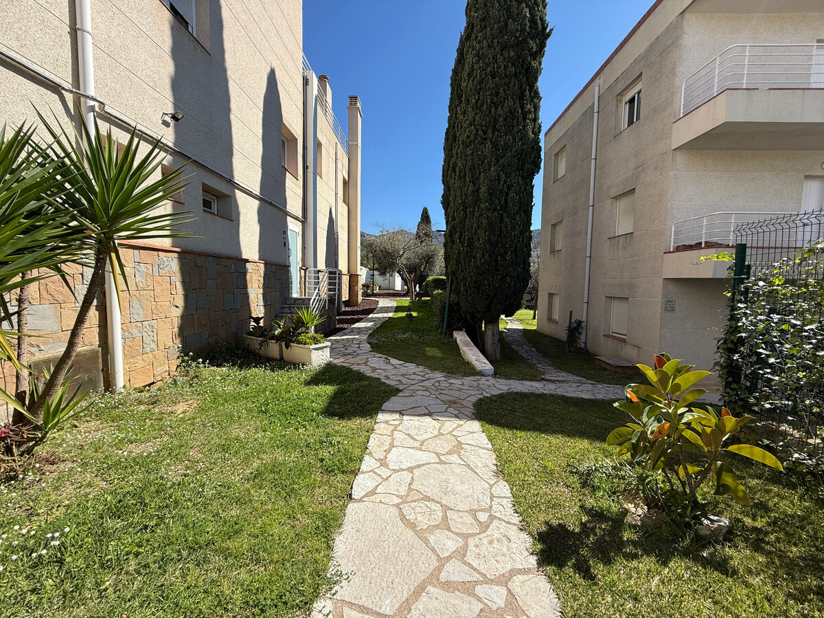 Appartement 4 pers. Roses, jardin et piscine saisonnière - Photo 3
