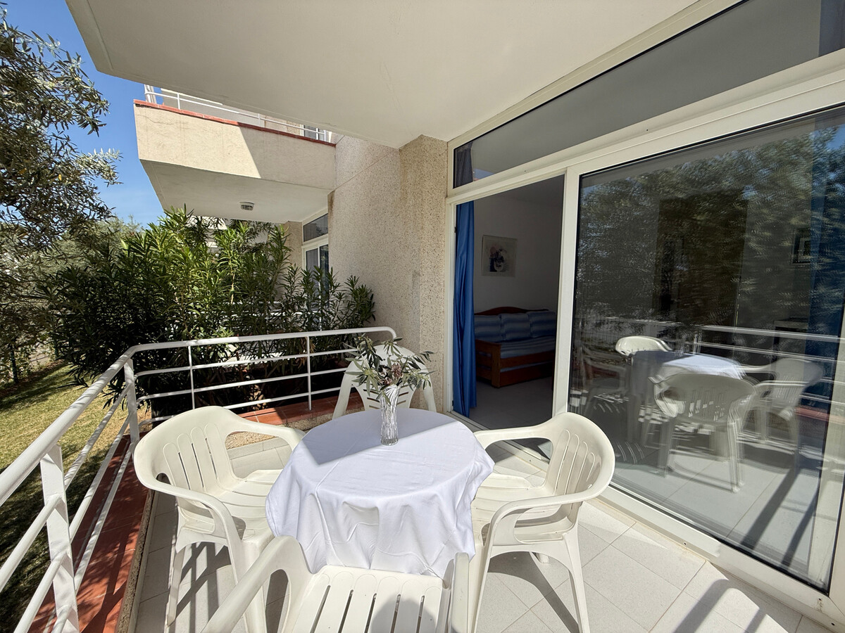 Appartement 4 pers. Roses, jardin et piscine saisonnière - Photo 6