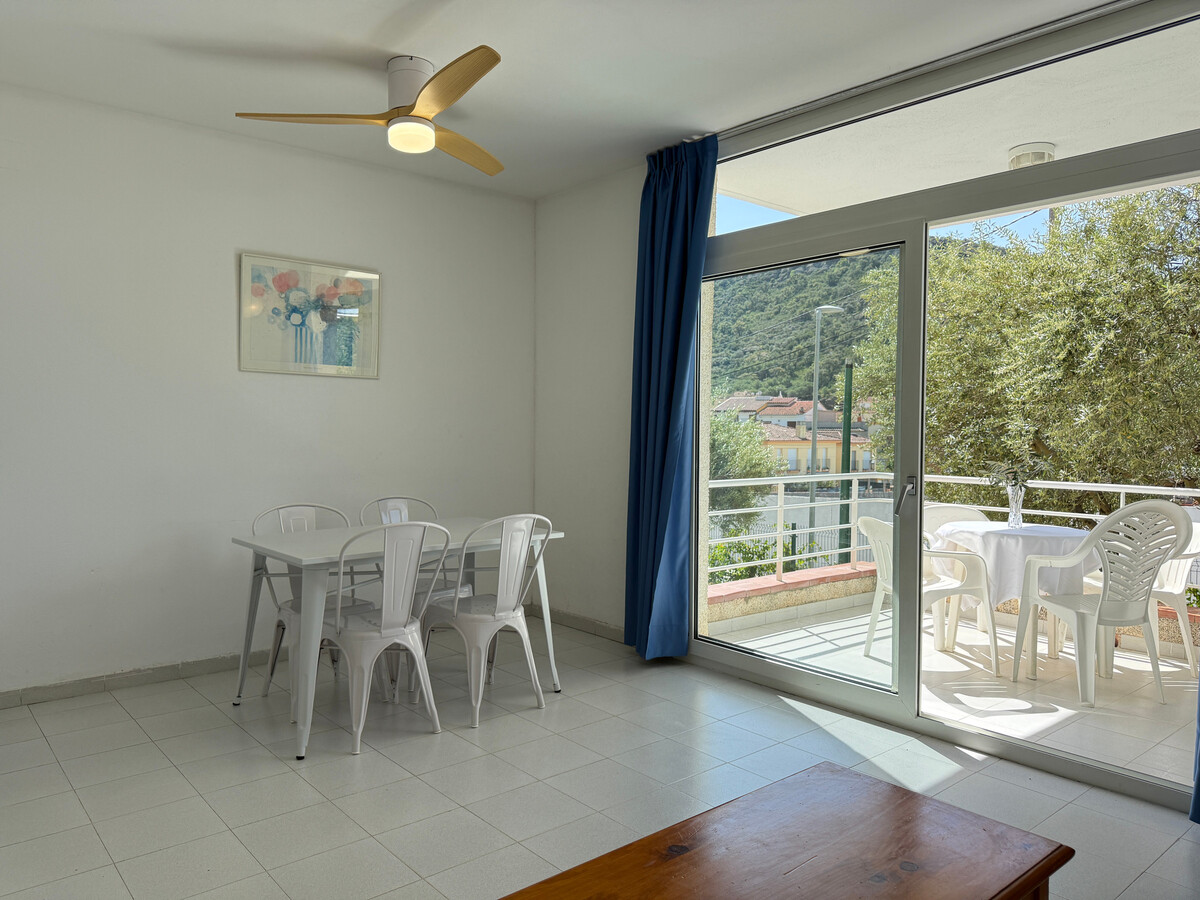 Appartement 4 pers. Roses, jardin et piscine saisonnière - Photo 8