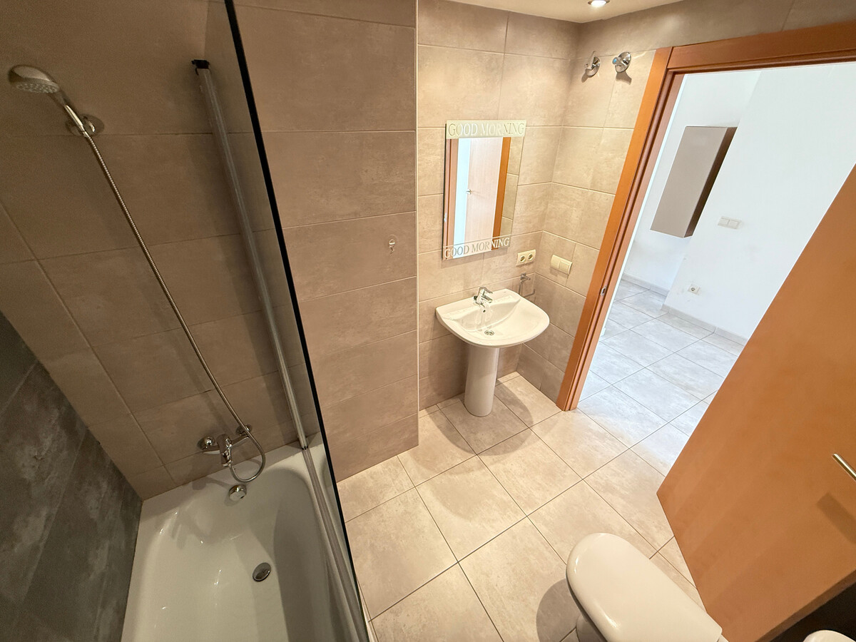 Appartement moderne 4 pers., centre Roses à 100m de la plage - Photo 19