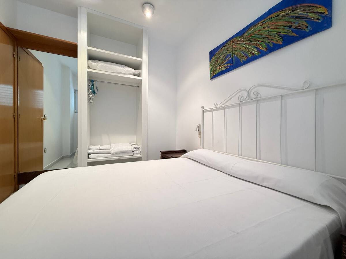 Appartement Roses avec terrasse, piscine et accès plage - Photo 13