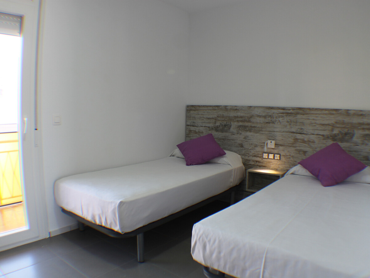 Appartement 4 pers. au cœur de Roses, terrasse & plage à 150m - Photo 12