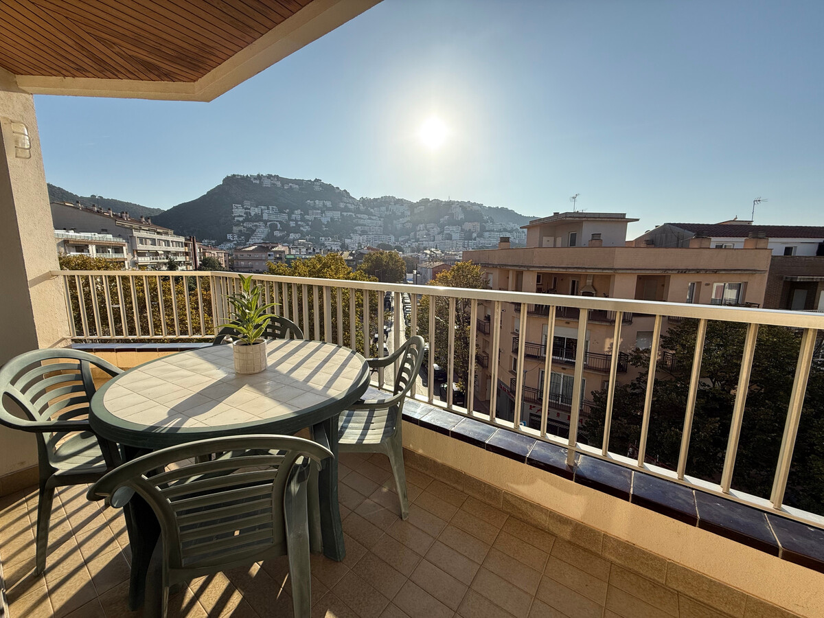 Appartement 8 pers, centre de Roses à 140m de la plage - Photo 1