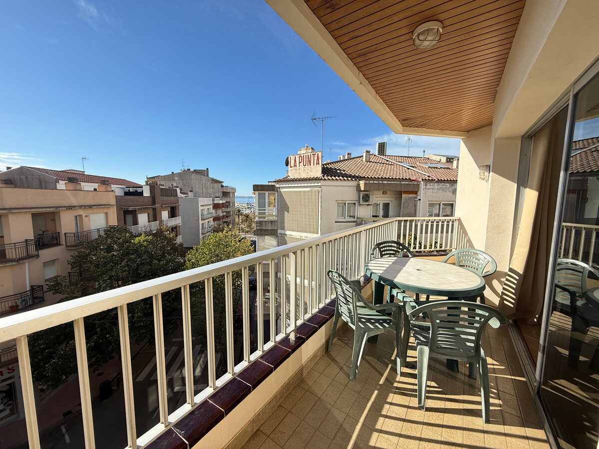 Appartement 8 pers, centre de Roses à 140m de la plage - Photo 4