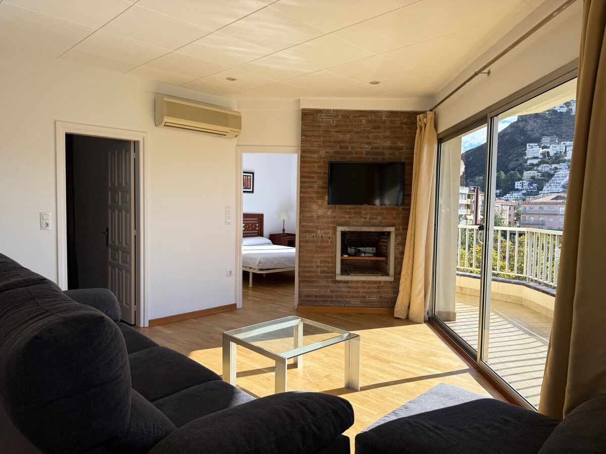 Appartement 8 pers, centre de Roses à 140m de la plage - Photo 5