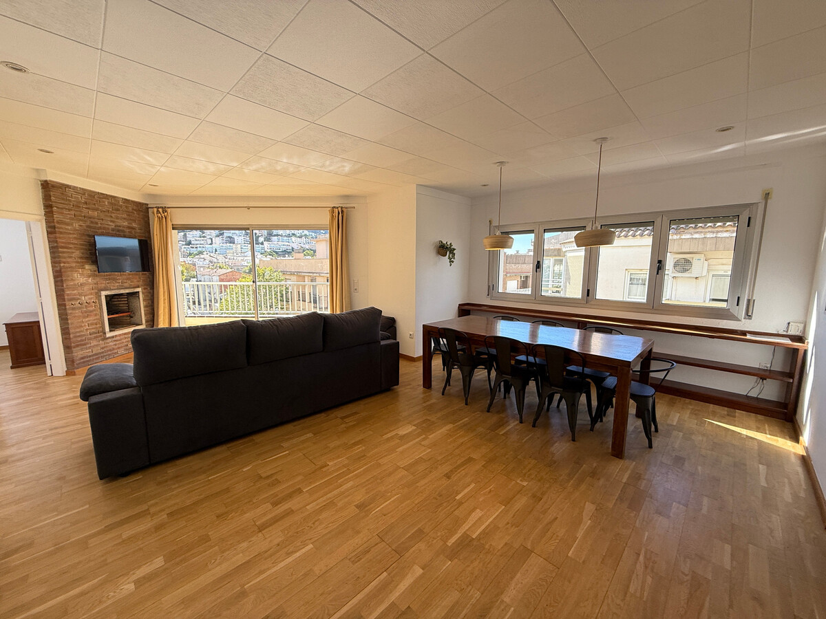 Appartement 8 pers, centre de Roses à 140m de la plage - Photo 9