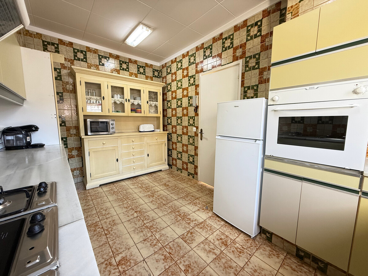 Appartement 8 pers, centre de Roses à 140m de la plage - Photo 13