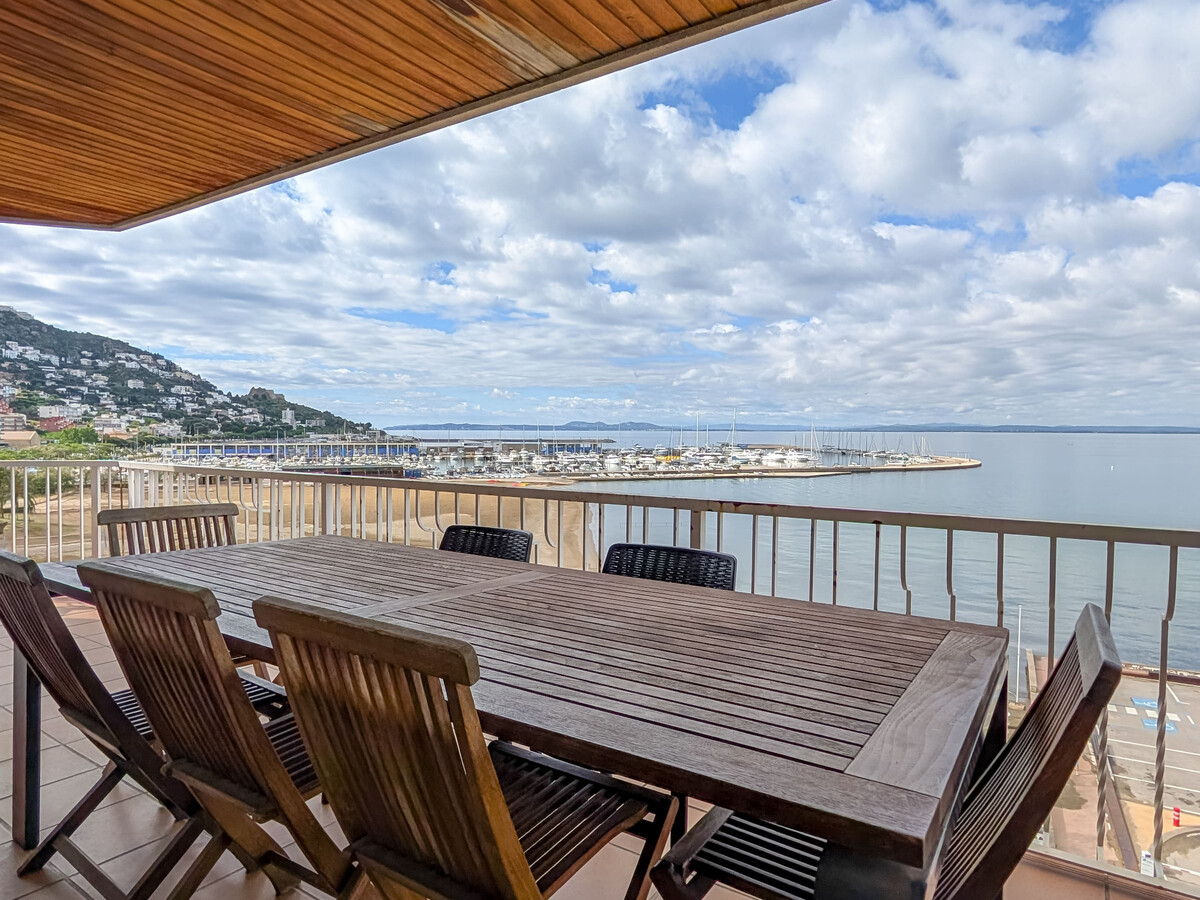 Appartement 8 pers. front de mer à Roses avec terrasse - Photo 1