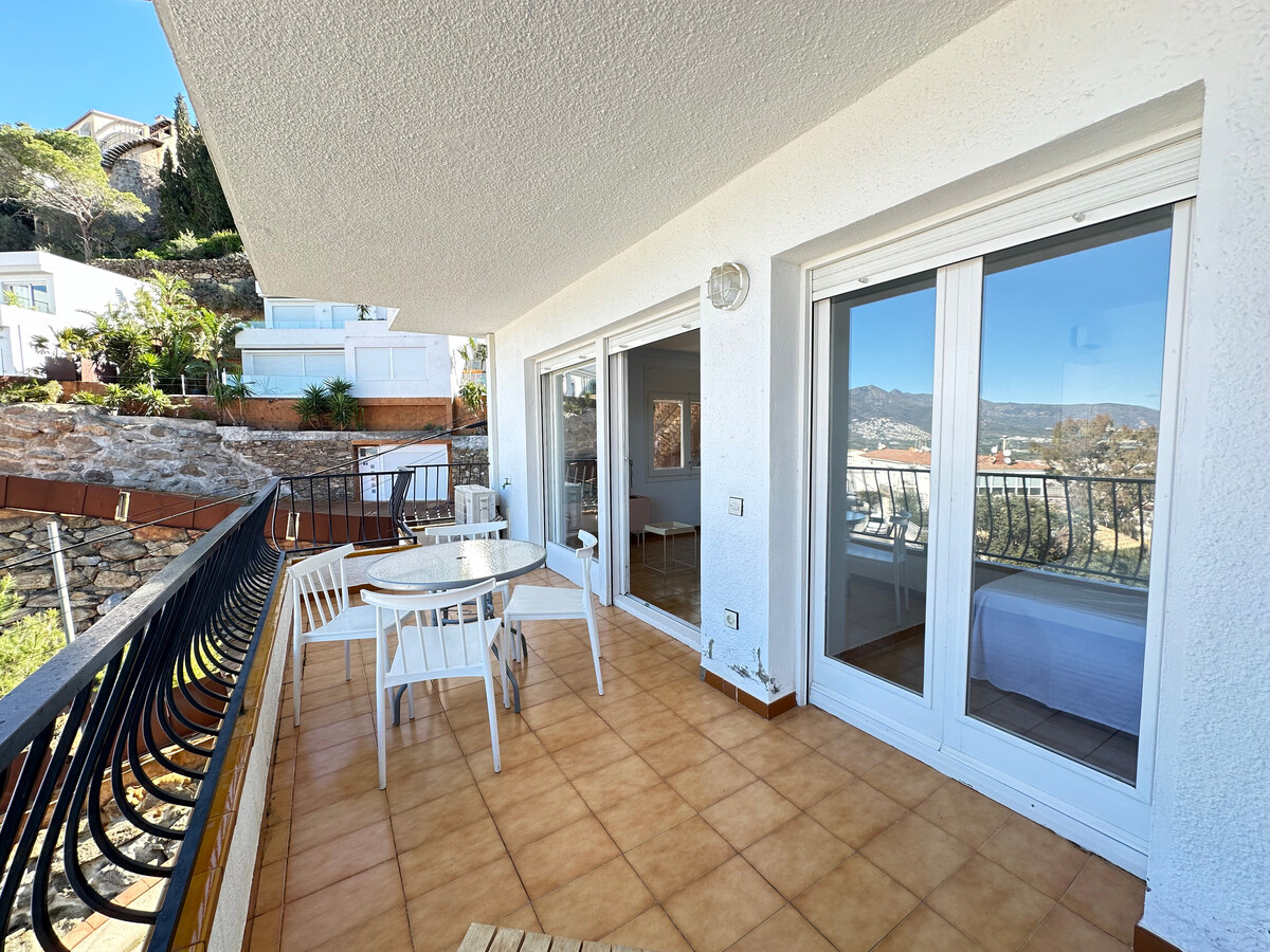 Appartement 2 chambres avec balcon vue panoramique à Roses - Photo 2
