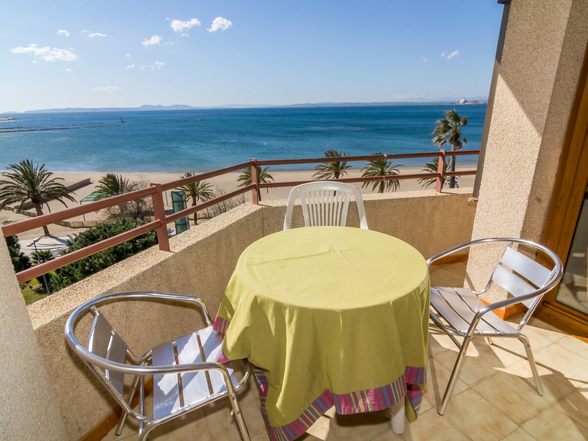 Appartement Roses, terrasse baie et plage à 20m - Photo 3