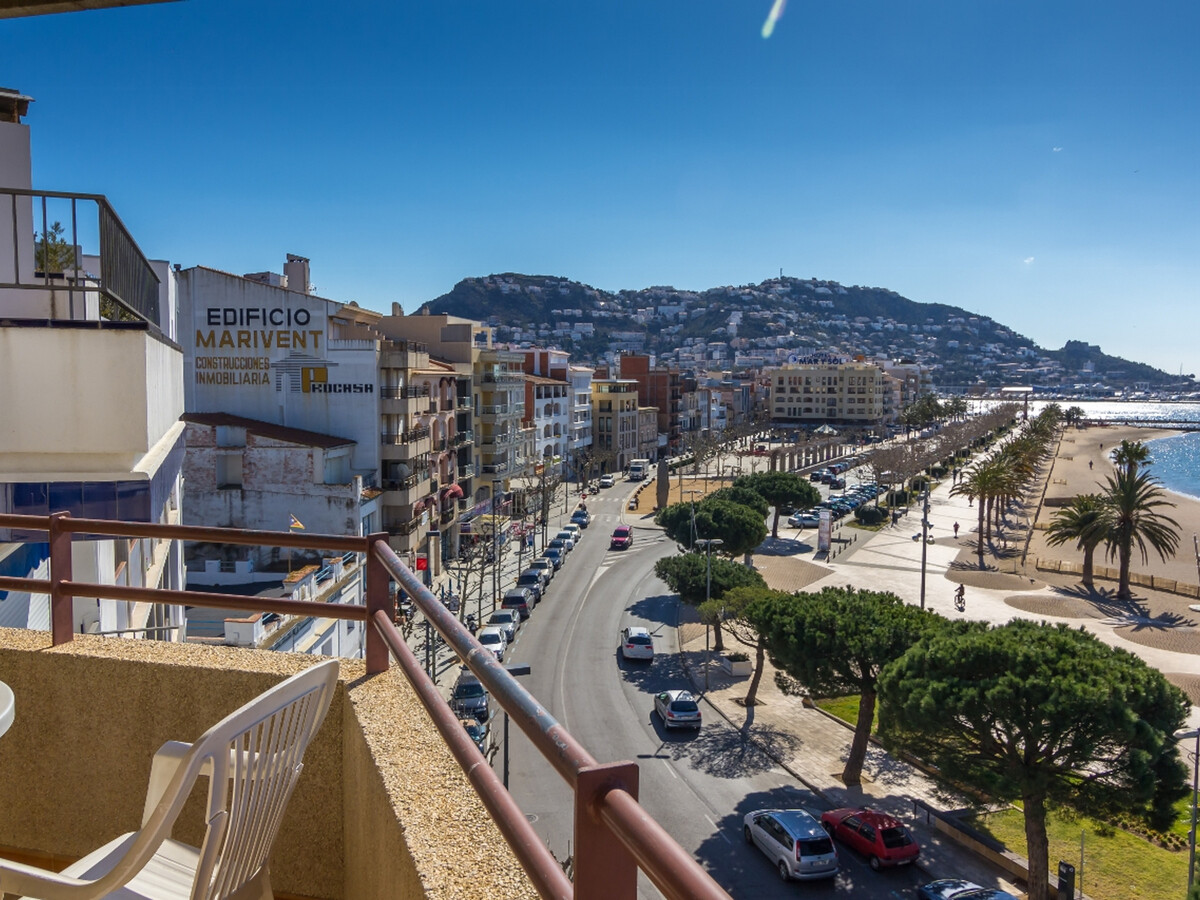 Appartement Roses, terrasse baie et plage à 20m - Photo 18