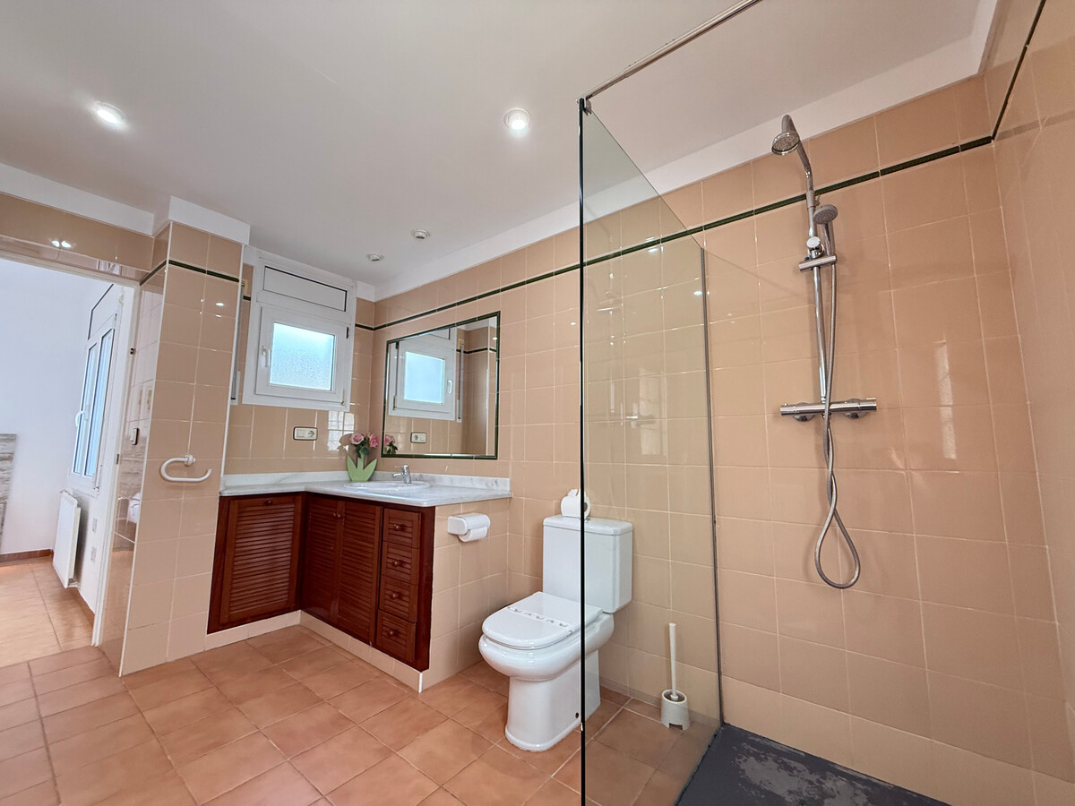 Maison 9 personnes à Roses, 650 m de la plage - Photo 16