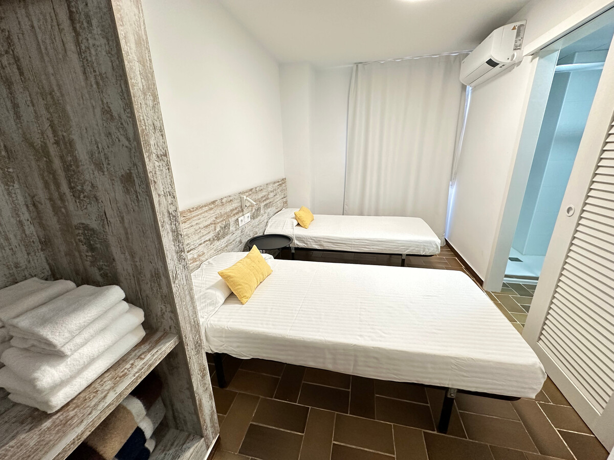 Appartement 4 pers. à 20m de la plage de Roses - Photo 3