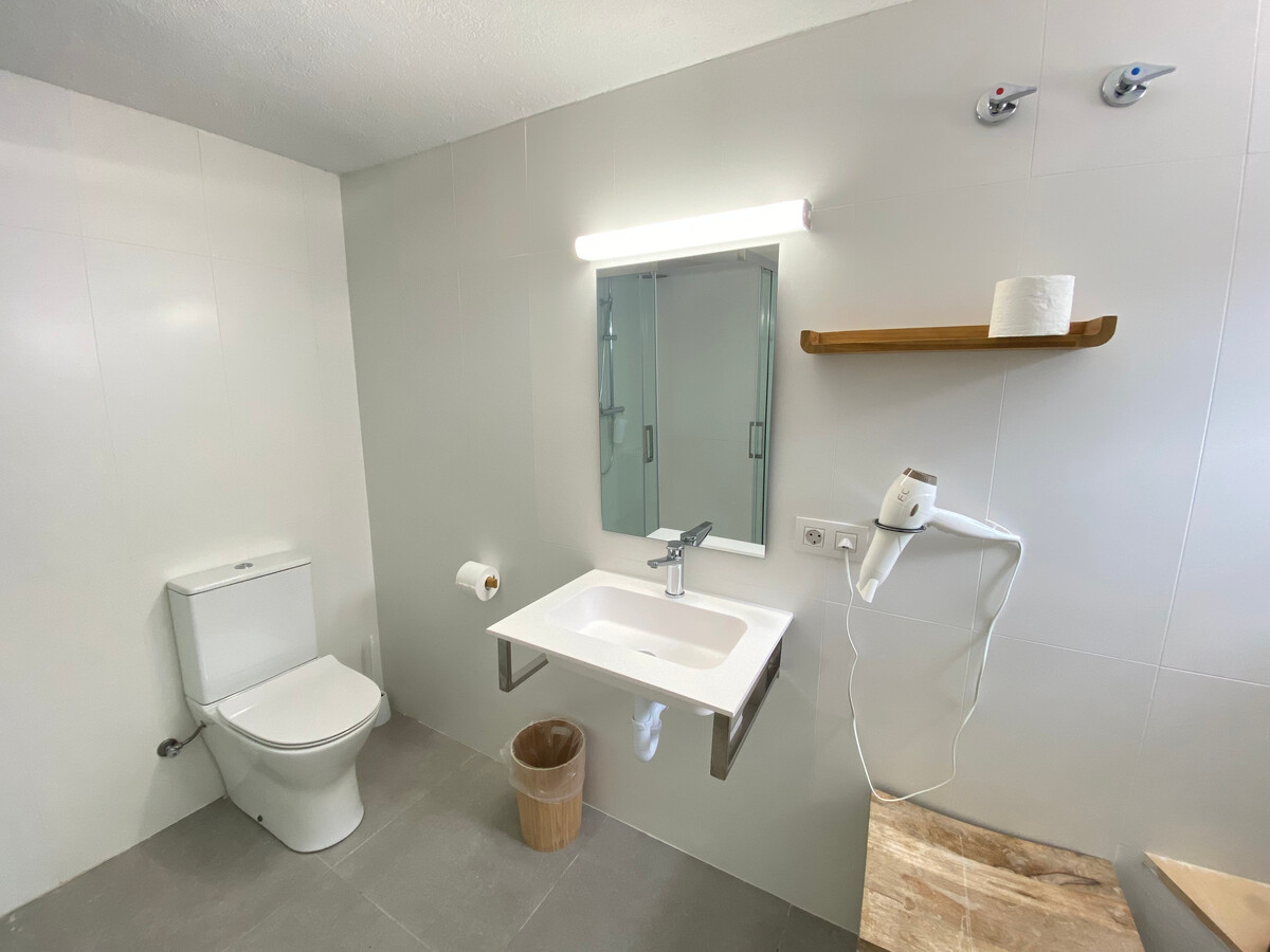 Studio moderne Roses, 700 m plage, piscine commune - Photo 5