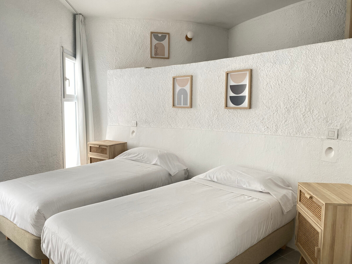 Studio moderne avec vue baie, piscine à Roses - Photo 5
