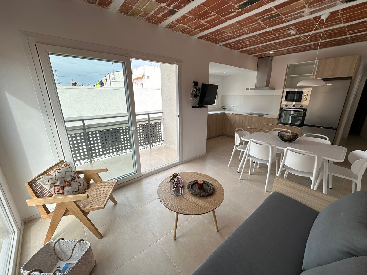 Appartement 6 pers rénové à Roses, plage à 160m - Photo 10
