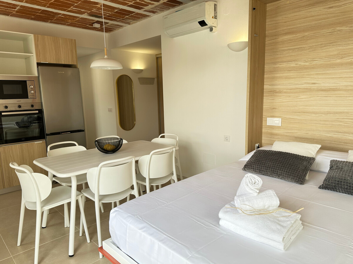 Appartement 6 pers rénové à Roses, plage à 160m - Photo 18